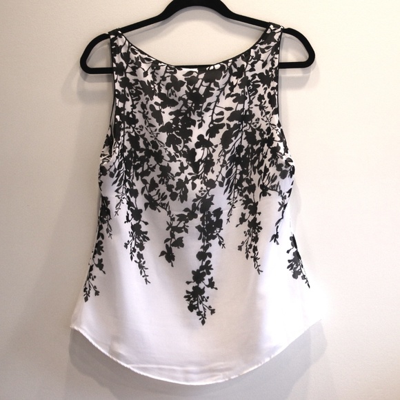 WHBM Floral Tank - Picture 2 of 8